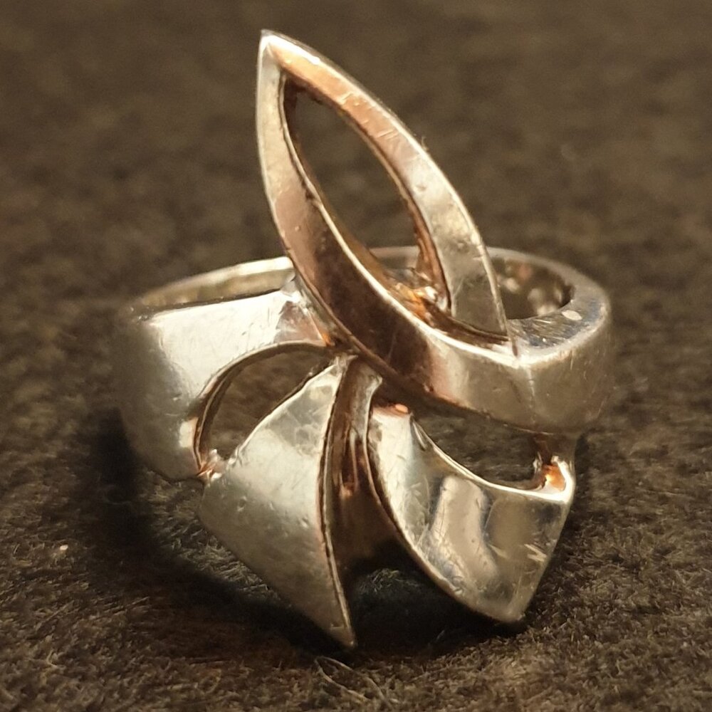 One-of-a-Kind Vintage Canadian Sterling Silver Ribbon Abstract Modernist Ring